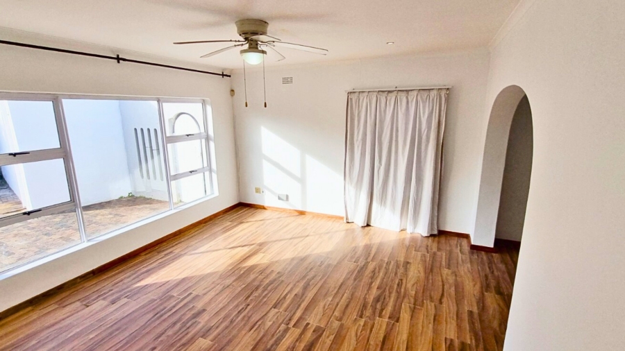 To Let 3 Bedroom Property for Rent in Table View Western Cape